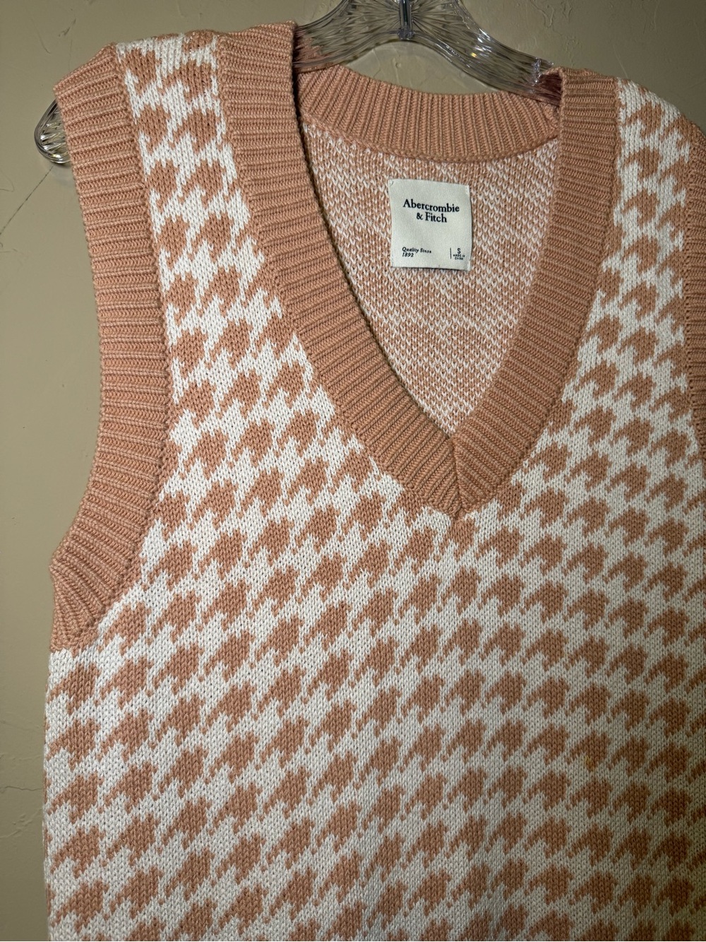 Abercrombie & Fitch Sleeveless Houndstooth Knit Dress in Light Pink Size Small - Picture 4 of 11